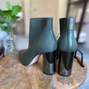 ZARA - Gorgeous Green Sock Boot
